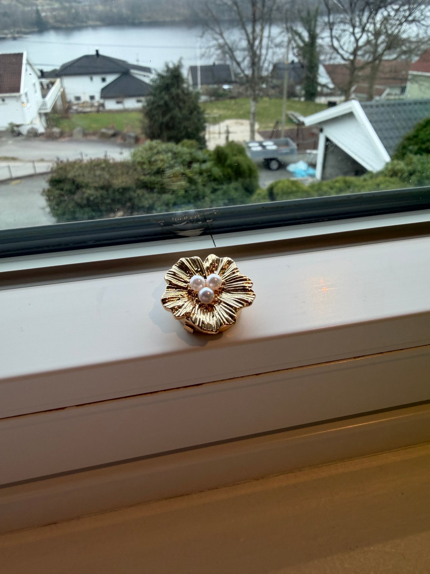 Luna Flower