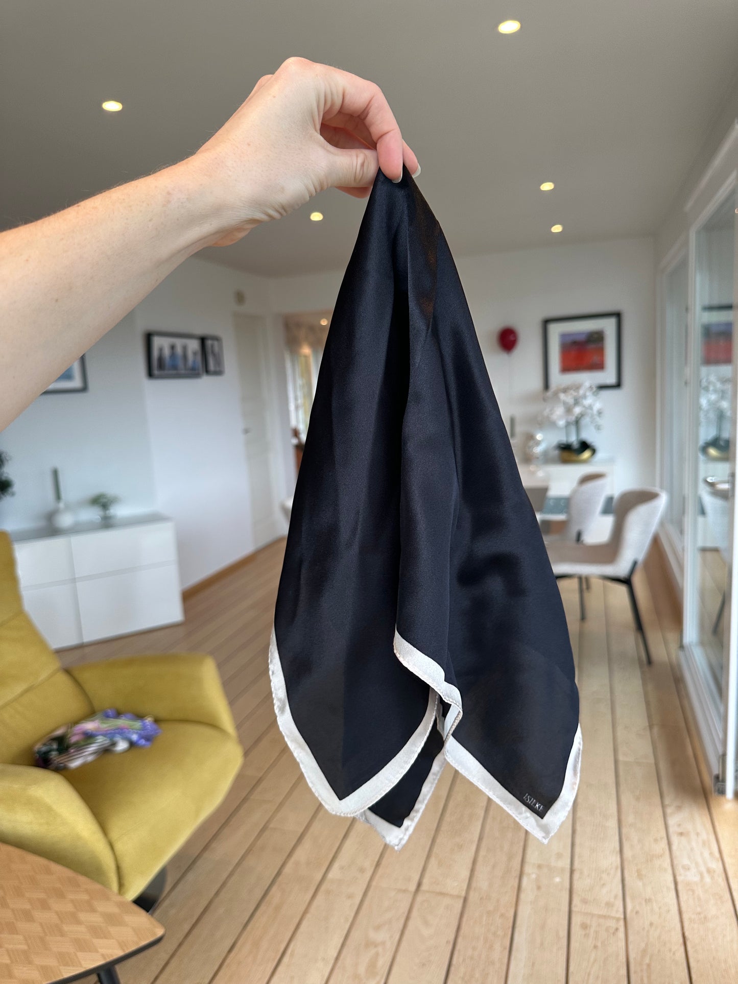 Silkeskjerf Paris Black