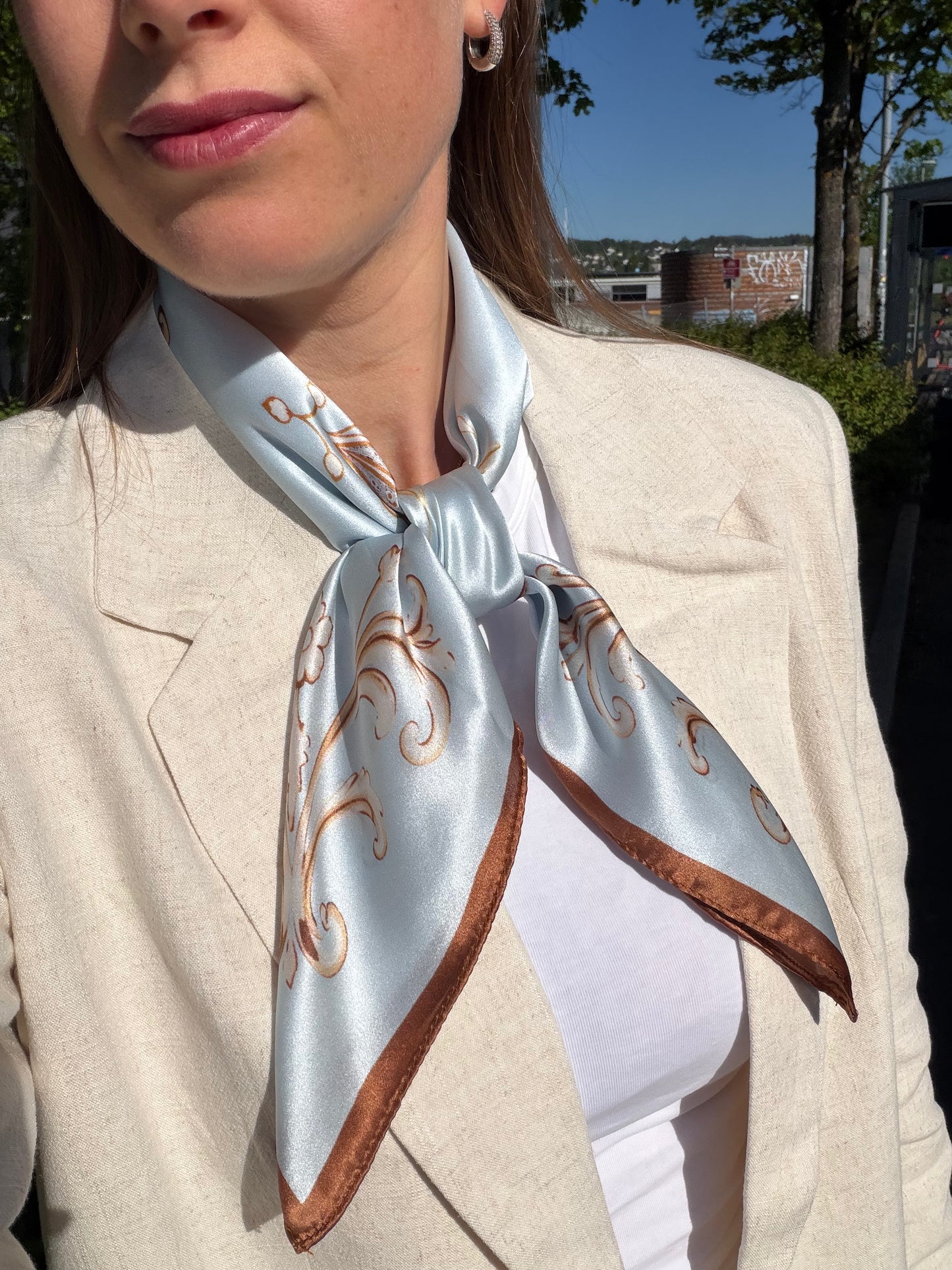 Blue vintage silkeskjerf